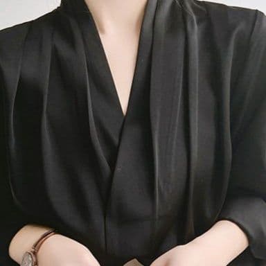 黒ファッション ショールカラープリーツデザインブラウス