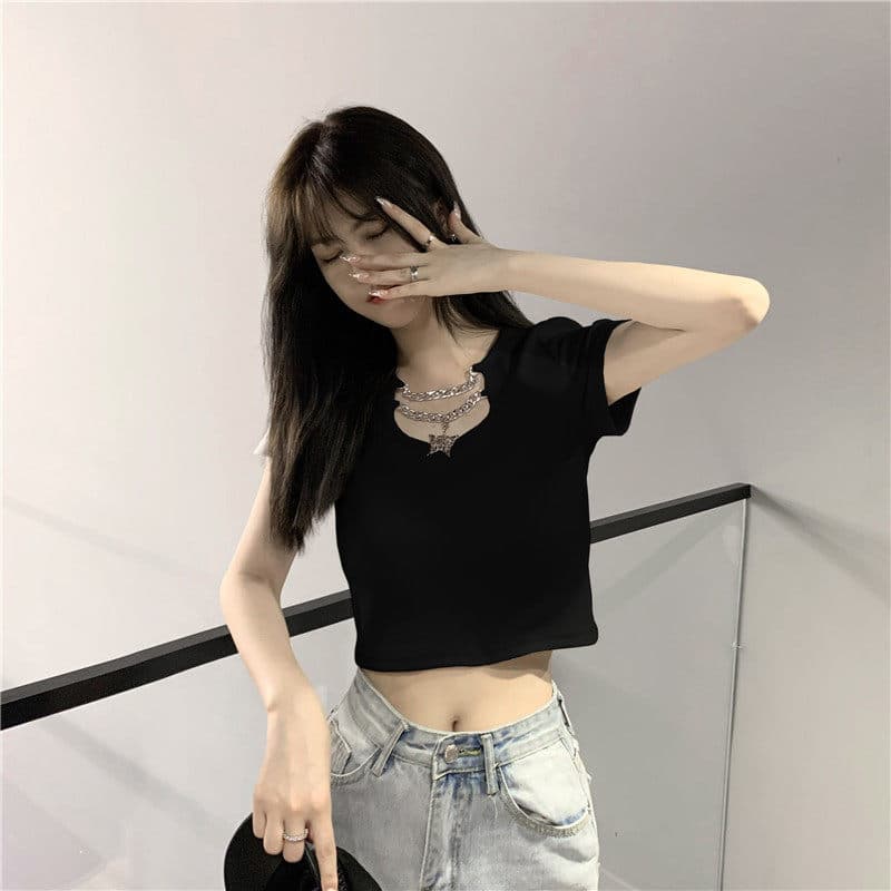 黒ファッション 深型スクエアネック半袖ショート丈Tシャツ