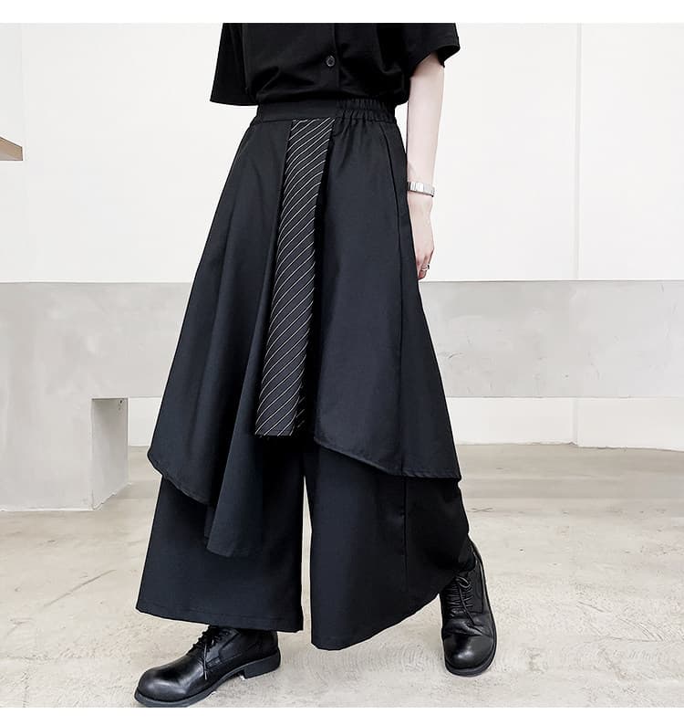 黒ファッション 斜めストライプ柄布付きレイヤード風ワイドパンツ