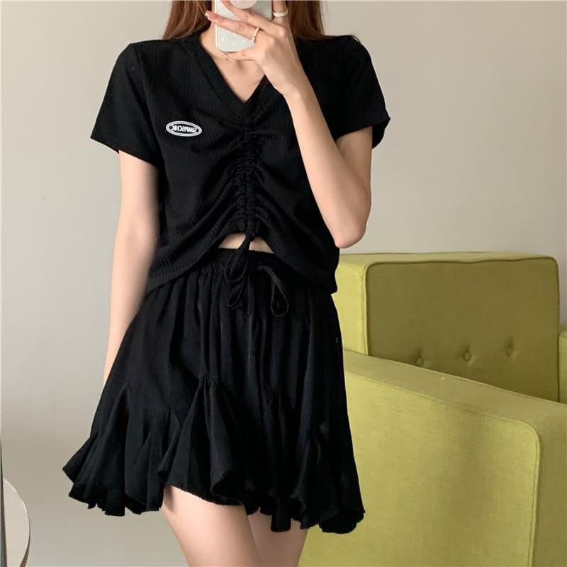 黒ファッション 前ギャザーデザインブイネックリブ半袖カットソー