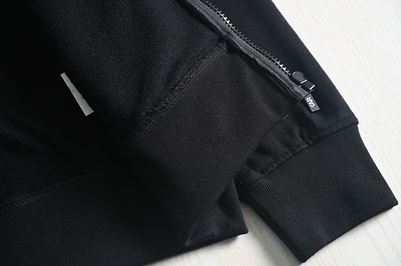 黒ファッション フード内ロゴデザインジップアップパーカー