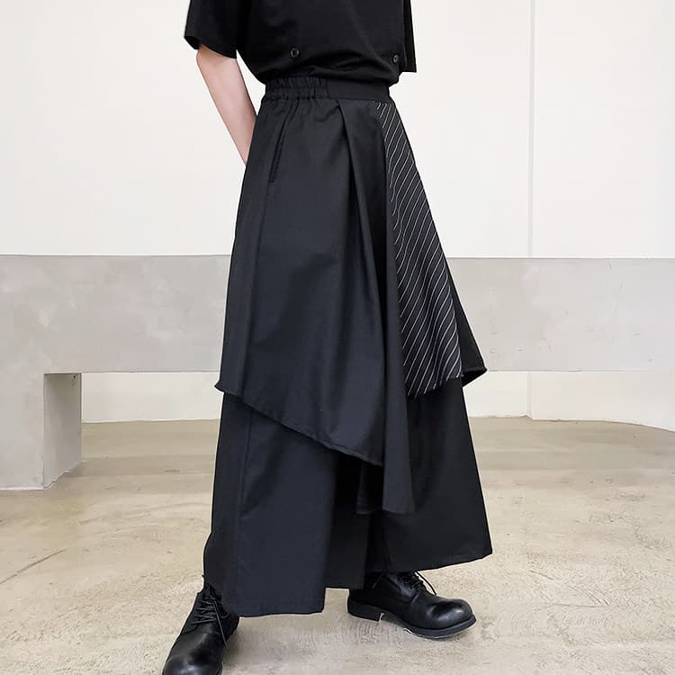 黒ファッション 斜めストライプ柄布付きレイヤード風ワイドパンツ